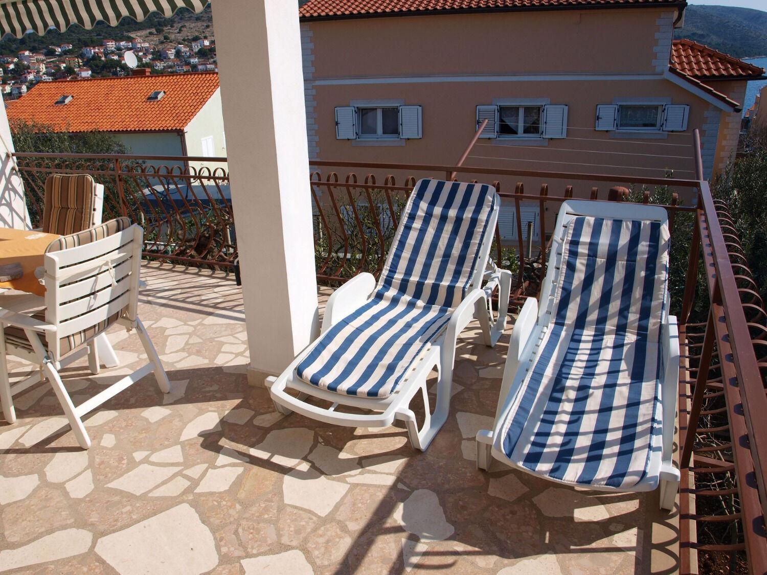 Apartments Mirja - 100M From The Beach & Parking Трогір Екстер'єр фото
