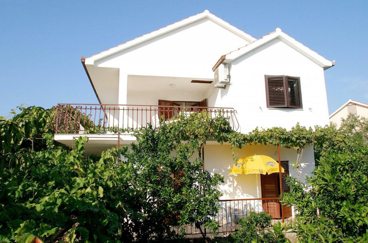 Apartments Mirja - 100M From The Beach & Parking Трогір Екстер'єр фото