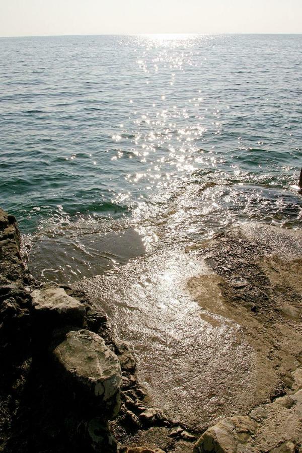 Apartments Mirja - 100M From The Beach & Parking Трогір Екстер'єр фото