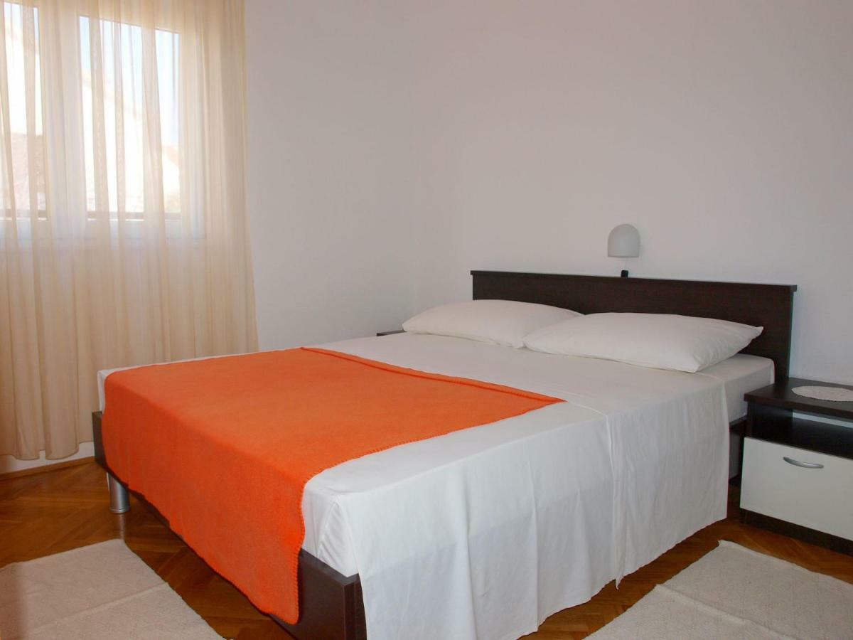 Apartments Mirja - 100M From The Beach & Parking Трогір Екстер'єр фото