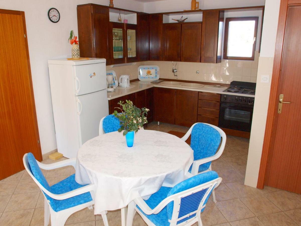 Apartments Mirja - 100M From The Beach & Parking Трогір Екстер'єр фото