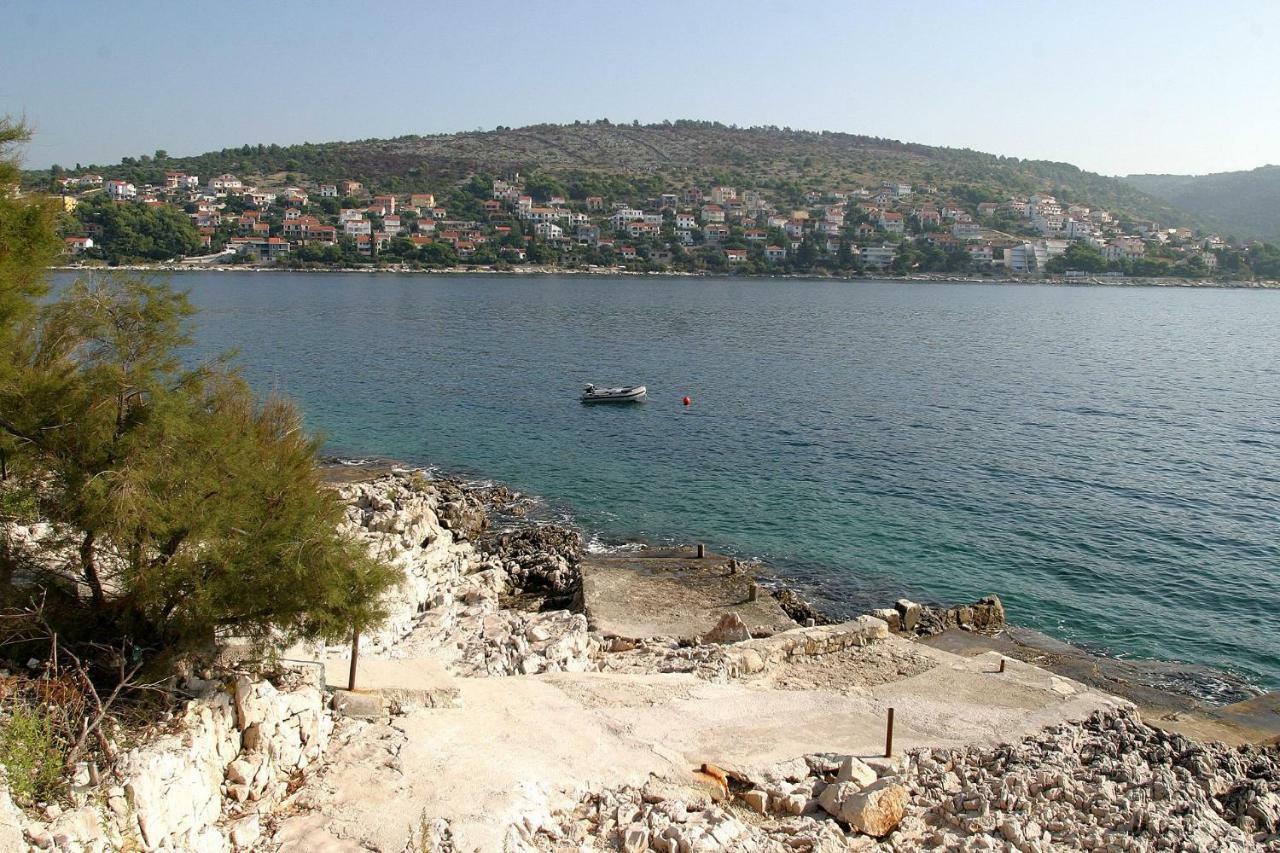 Apartments Mirja - 100M From The Beach & Parking Трогір Екстер'єр фото