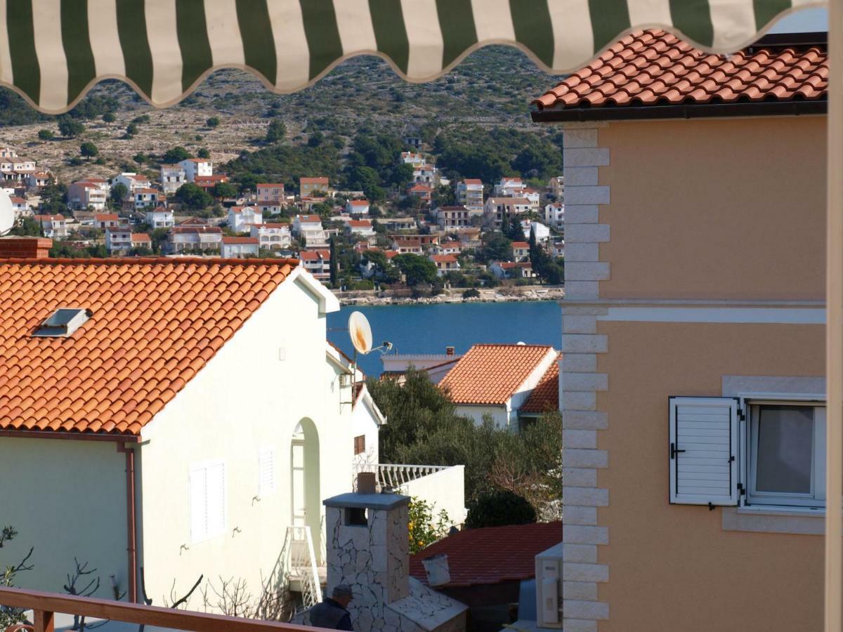 Apartments Mirja - 100M From The Beach & Parking Трогір Екстер'єр фото