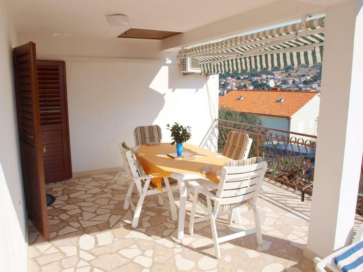 Apartments Mirja - 100M From The Beach & Parking Трогір Екстер'єр фото